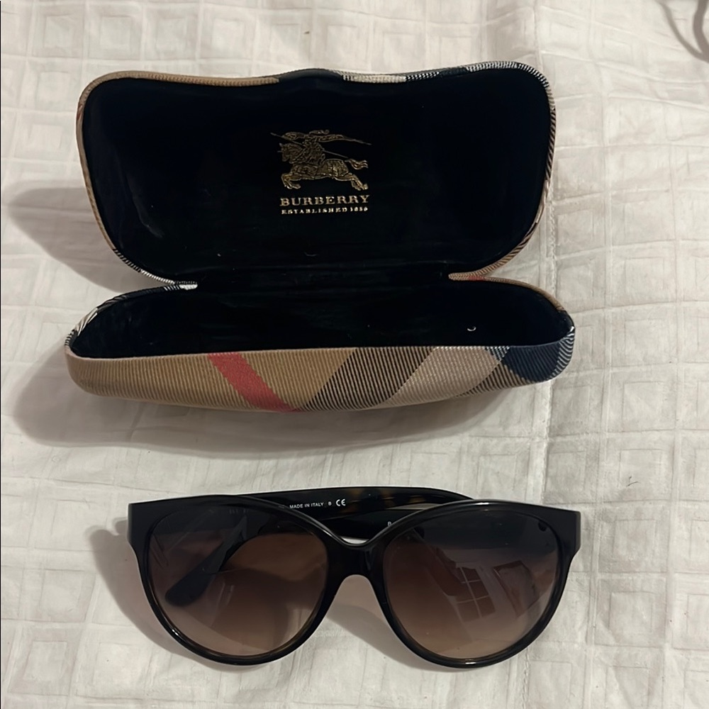 Burberry Black Sunglasses